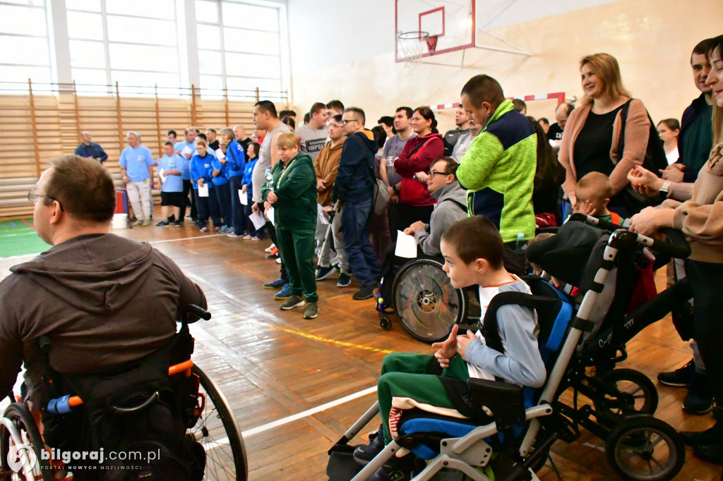 Mikołajkowy Turniej Sportowy Osób Niepełnosprawnych w Biłgoraju