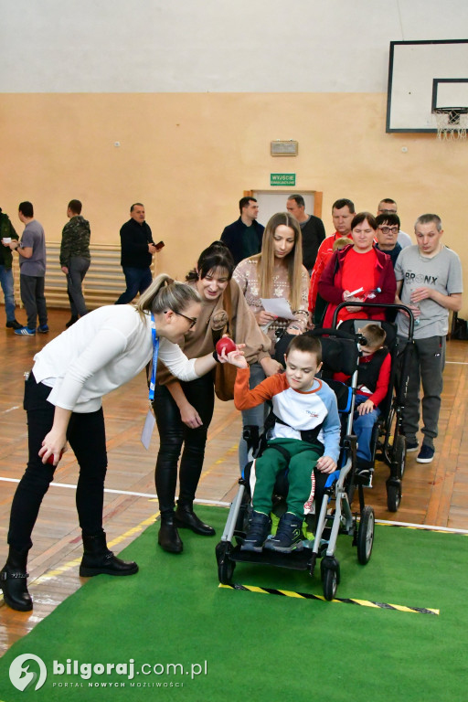 Mikołajkowy Turniej Sportowy Osób Niepełnosprawnych w Biłgoraju