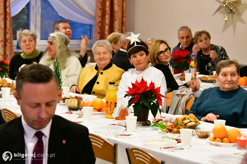 Wigilia dla osób samotnych. Szczególne popołudnie w DPS dla Kombatantów