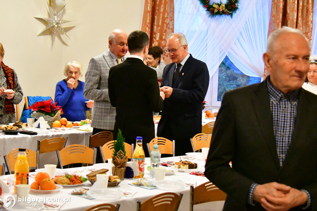 Wigilia dla osób samotnych. Szczególne popołudnie w DPS dla Kombatantów