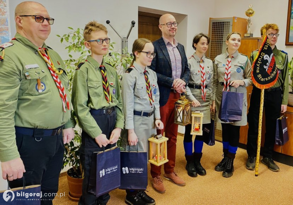 Ogień z Betlejem zapłonął w Starostwie Powiatowym