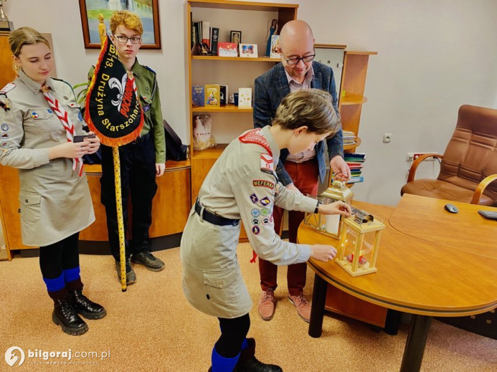 Ogień z Betlejem zapłonął w Starostwie Powiatowym