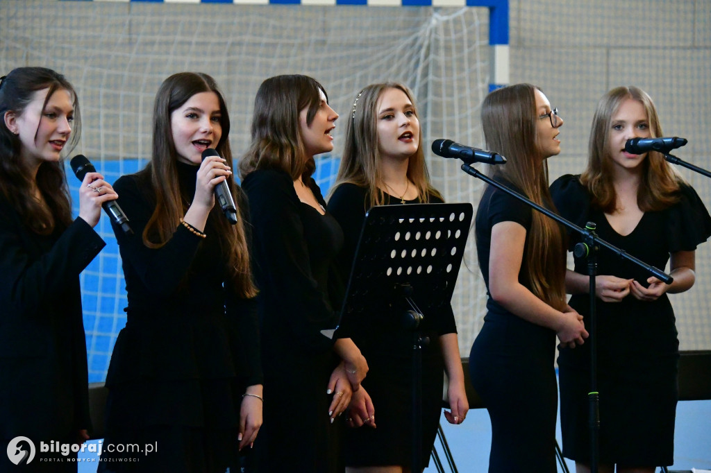 Prawdziwy spektakl bożonarodzeniowy w ZSBiO