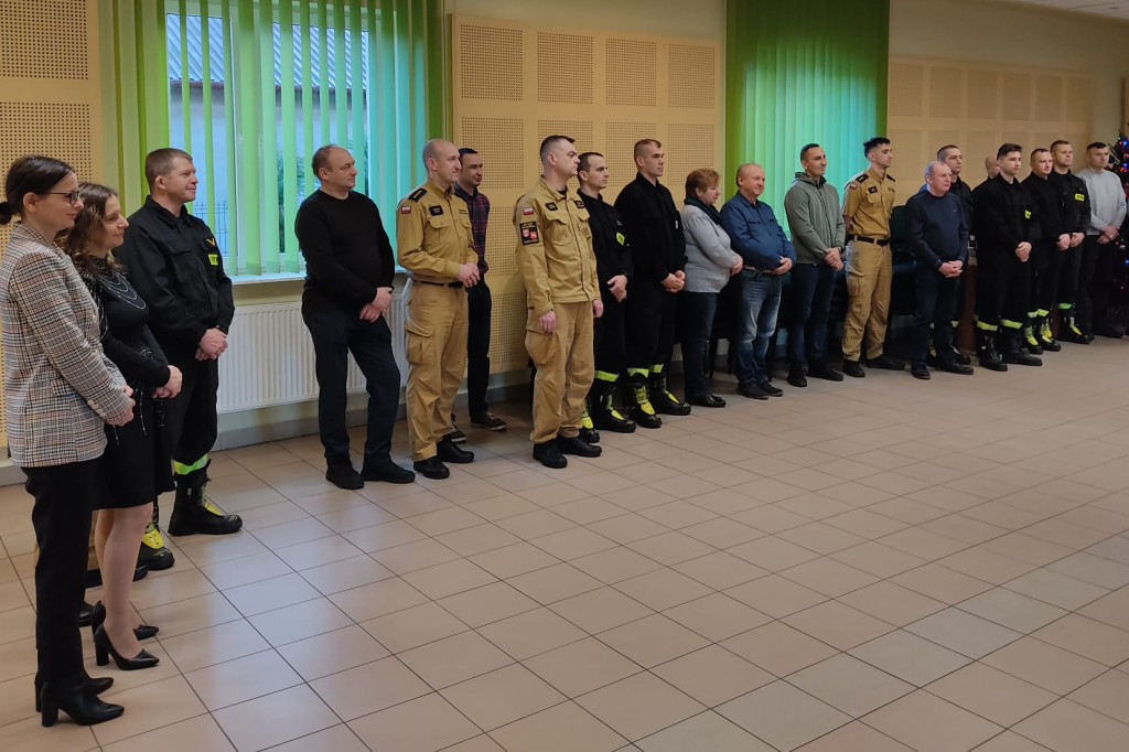 Strażacy przełamali się opłatkiem