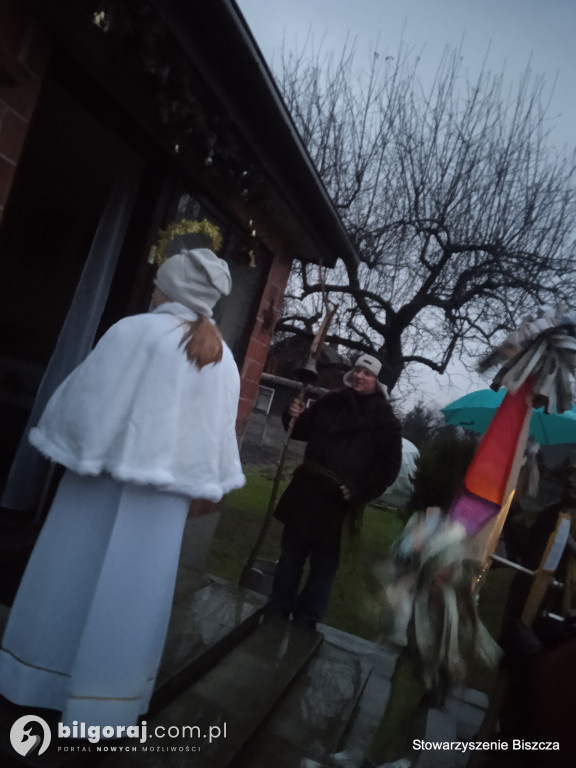 Biszcza. Chodzi po domach i kolędowali