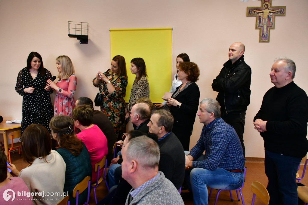 Kolędowanie z babcią i dziadkiem w Katolickim Przedszkolu w Biłgoraju