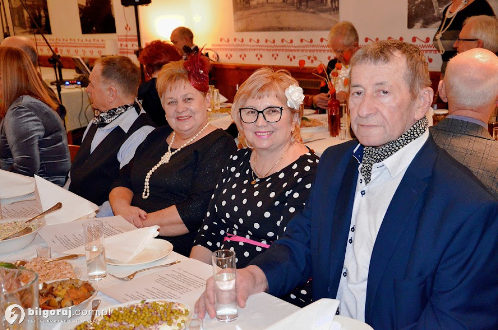 Karnawałowe szaleństwo seniorów Uniwersytetu Trzeciego Wieku z Biłgoraja