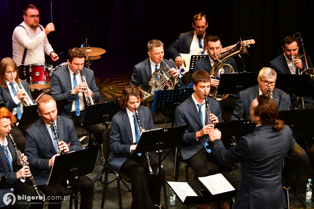 Biłgoraj.  Koncert Karnawałowy zespołów BCK