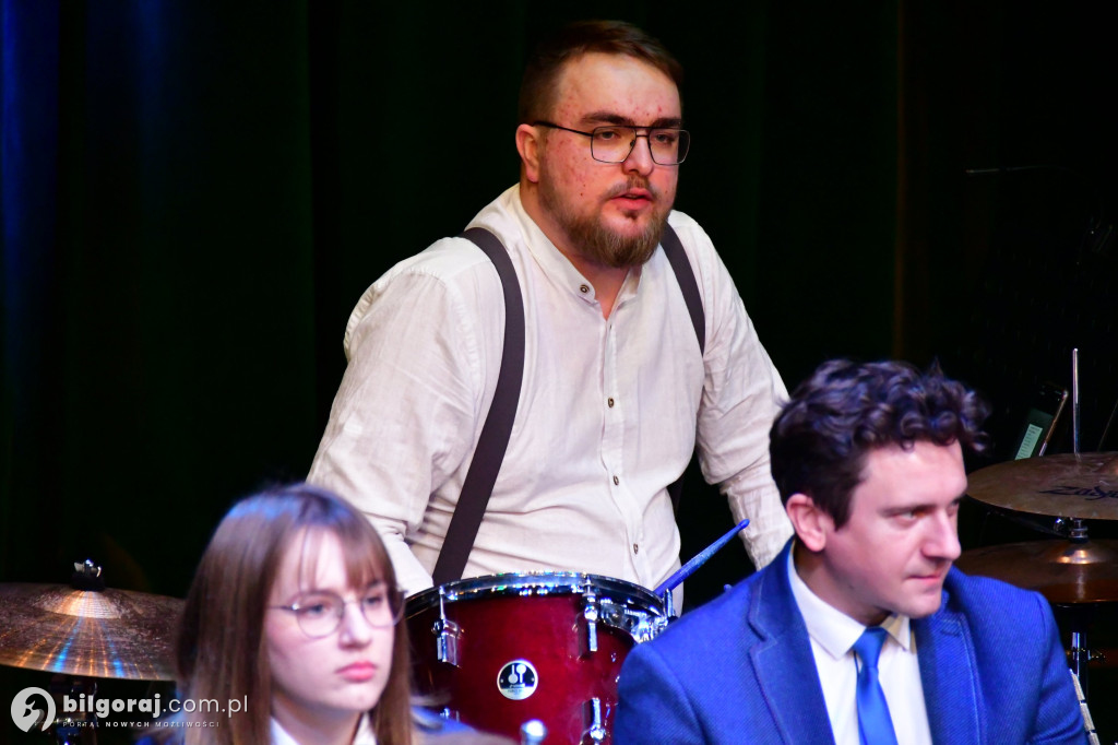 Biłgoraj.  Koncert Karnawałowy zespołów BCK