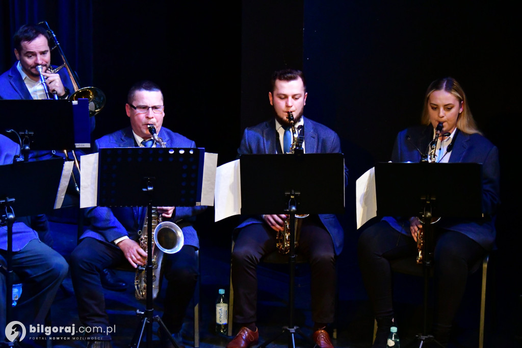 Biłgoraj.  Koncert Karnawałowy zespołów BCK