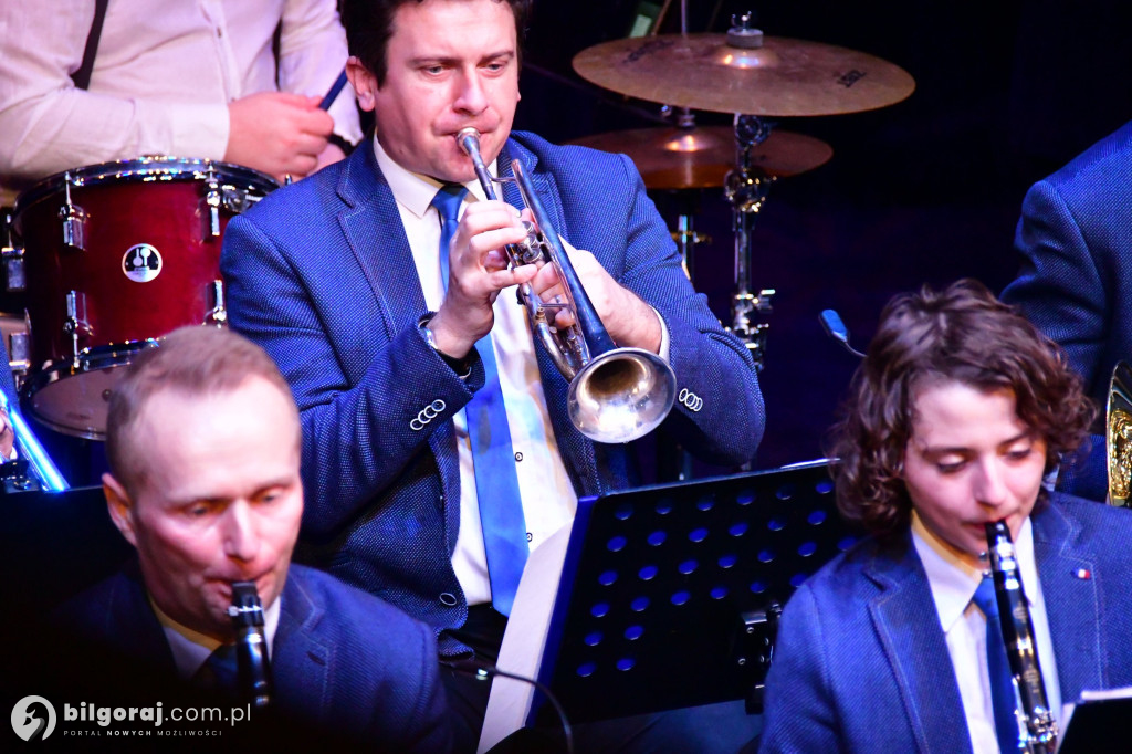 Biłgoraj.  Koncert Karnawałowy zespołów BCK