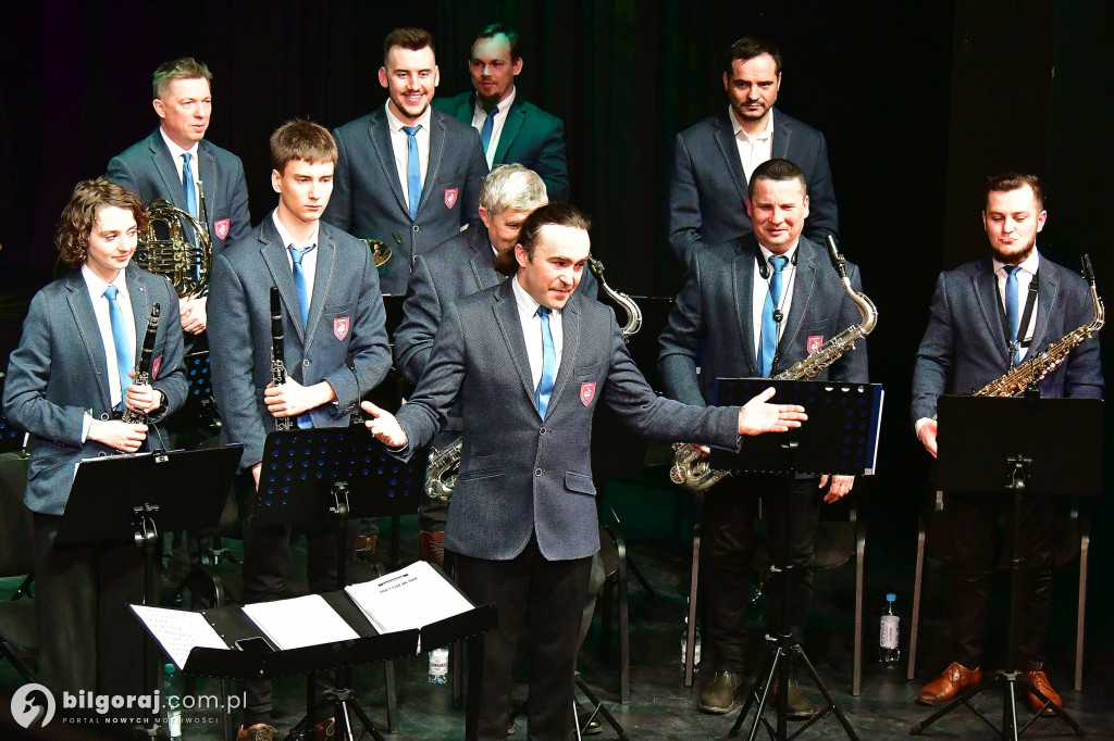 Biłgoraj.  Koncert Karnawałowy zespołów BCK