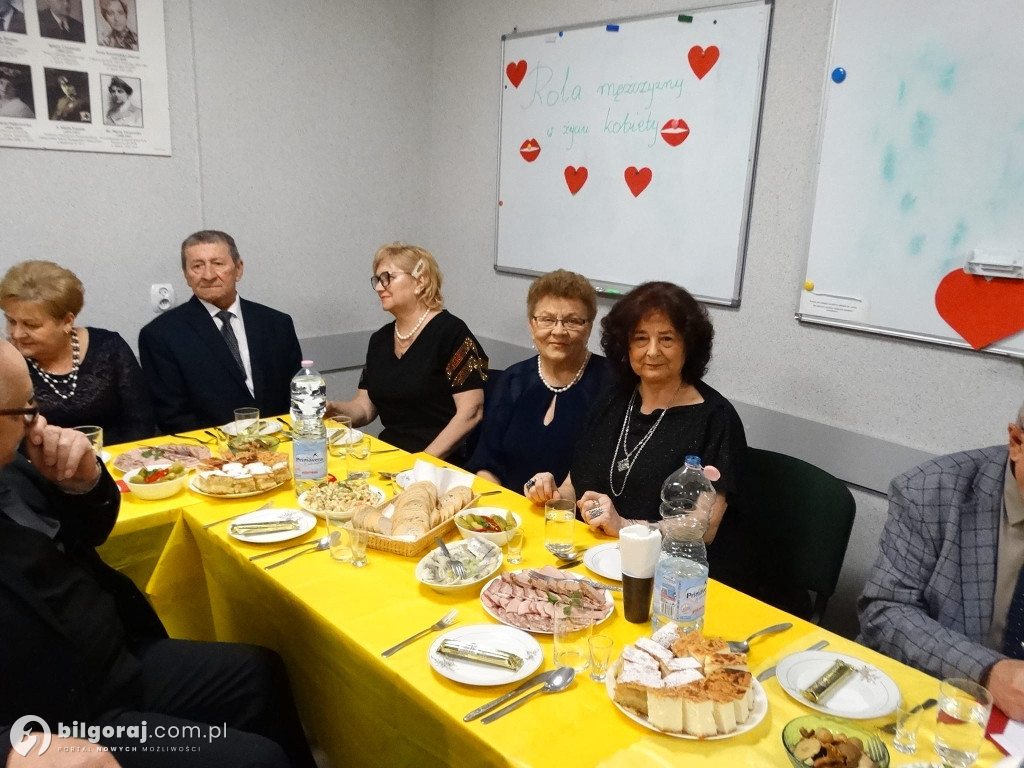 Tak karnawał żegnali seniorzy z PCK (FOTO)