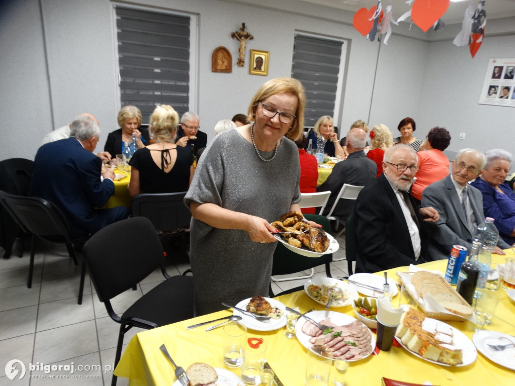 Tak karnawał żegnali seniorzy z PCK (FOTO)