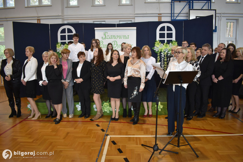 Wyjątkowe pożegnanie dyrektor szkoły w Majdanie Starym