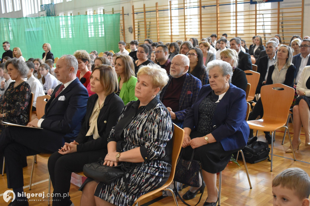 Wyjątkowe pożegnanie dyrektor szkoły w Majdanie Starym