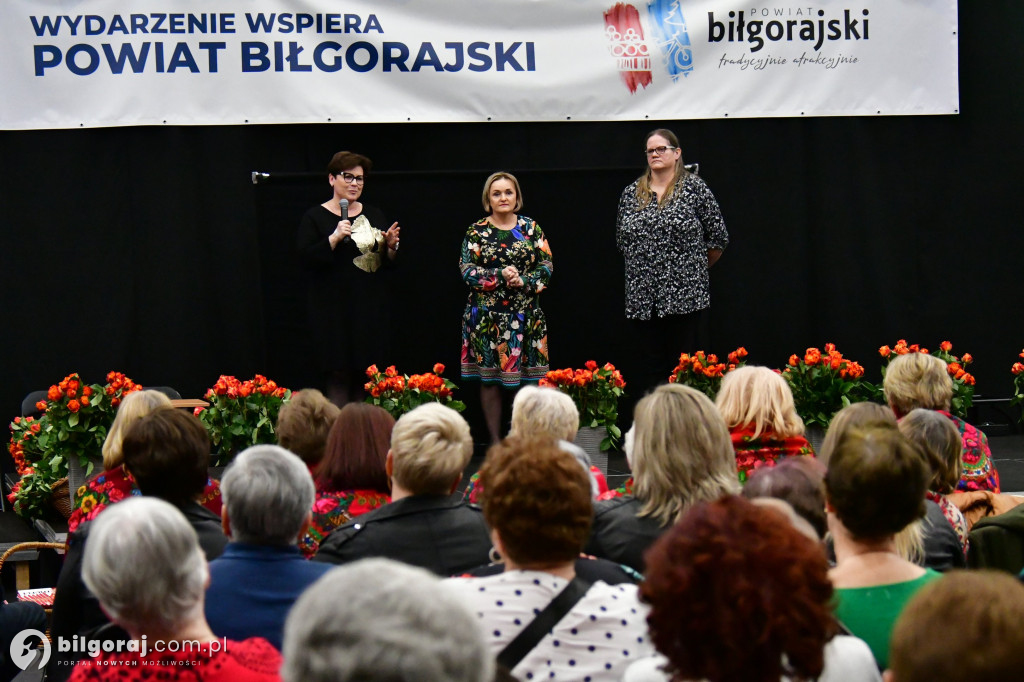 Panie z całego powiatu świętowały w Biłgoraju