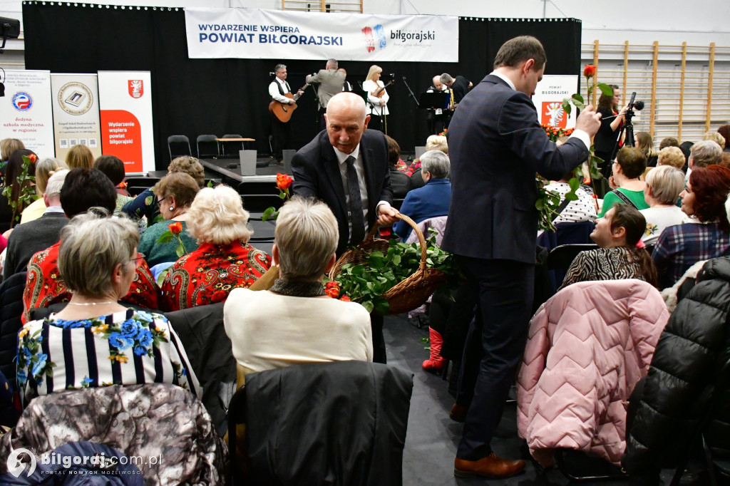 Panie z całego powiatu świętowały w Biłgoraju