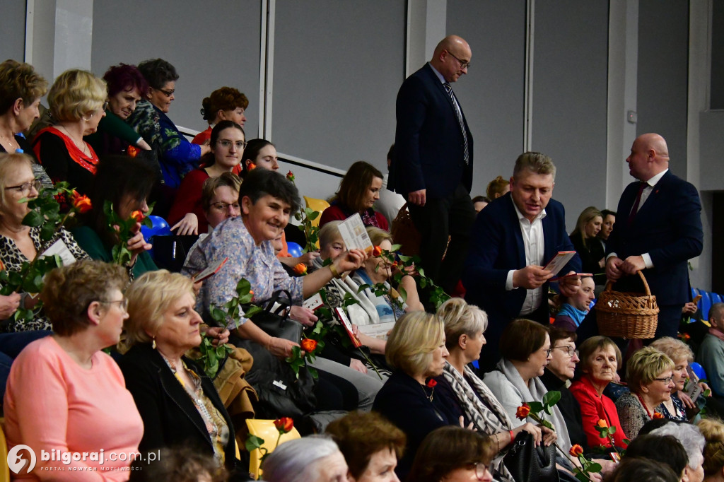 Panie z całego powiatu świętowały w Biłgoraju