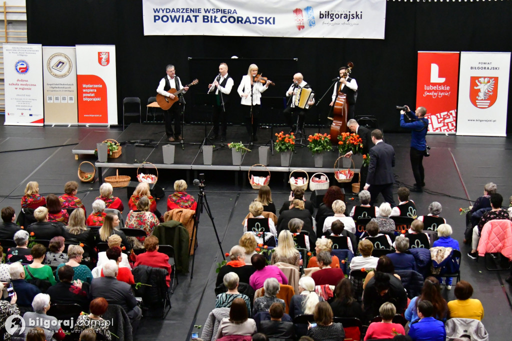 Panie z całego powiatu świętowały w Biłgoraju