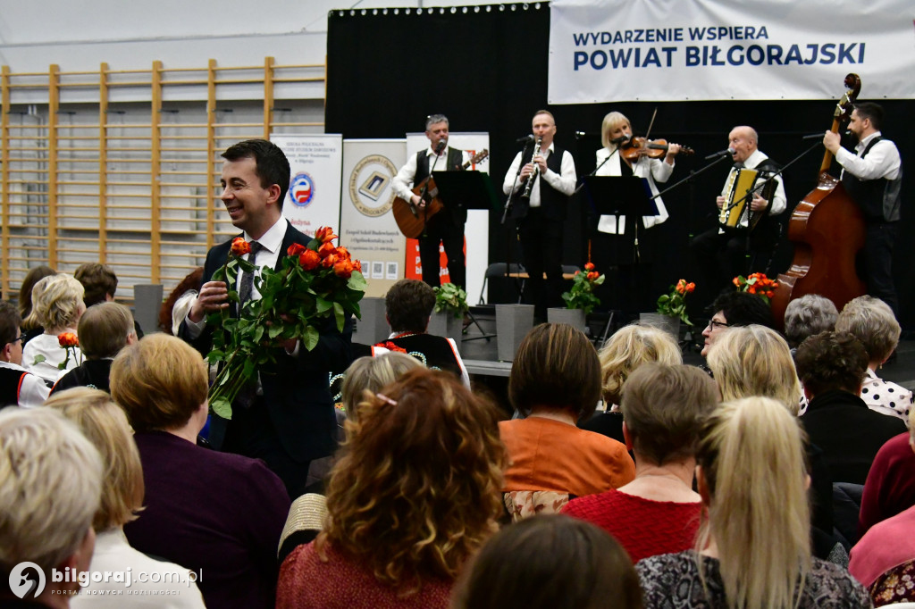 Panie z całego powiatu świętowały w Biłgoraju