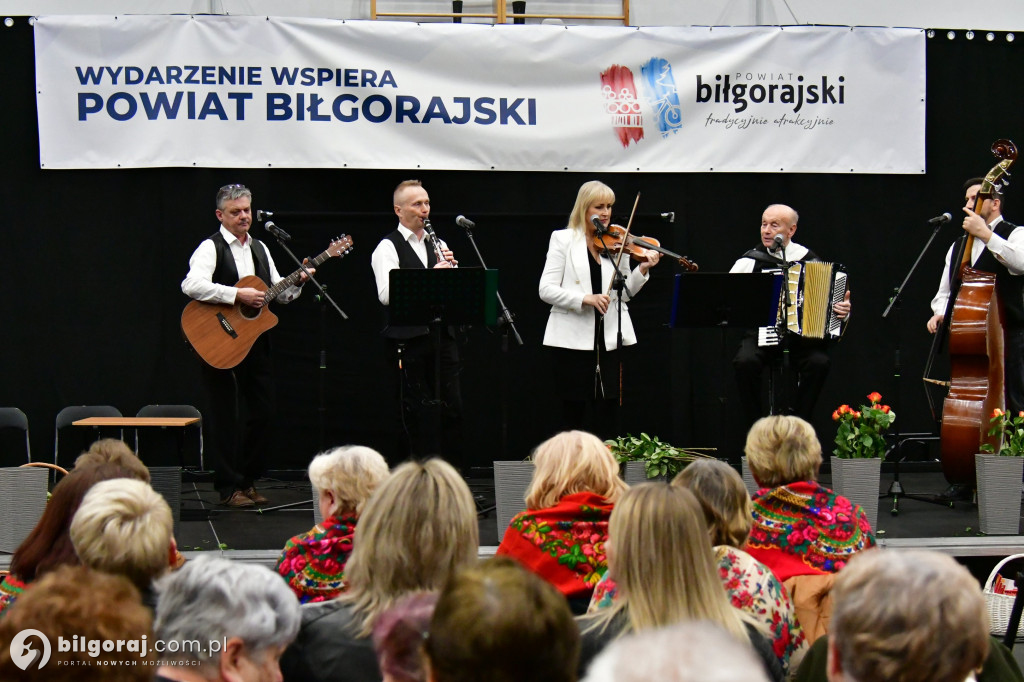 Panie z całego powiatu świętowały w Biłgoraju