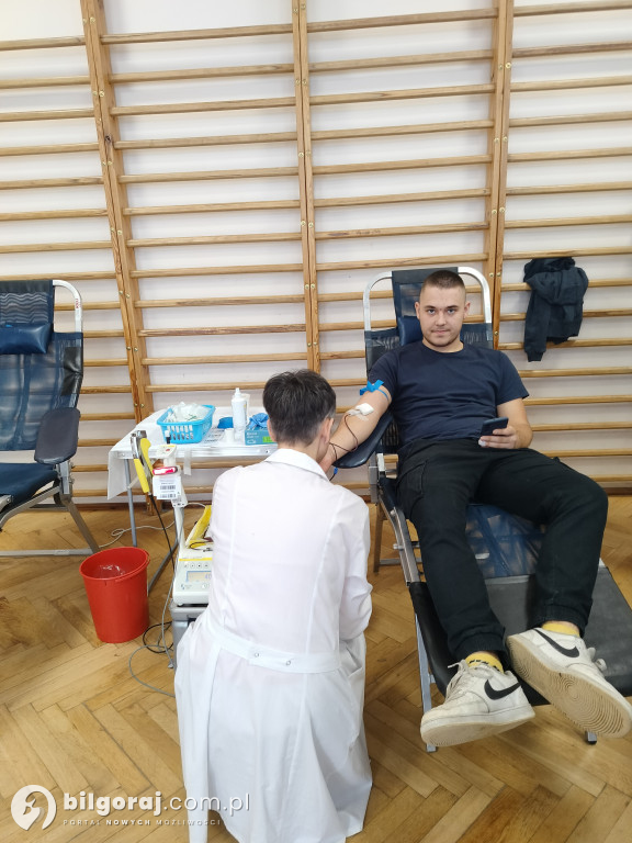 Czy wiesz, ile osób oddało krew w tym roku w RCEZ? Wynik Ciebie zaskoczy!
