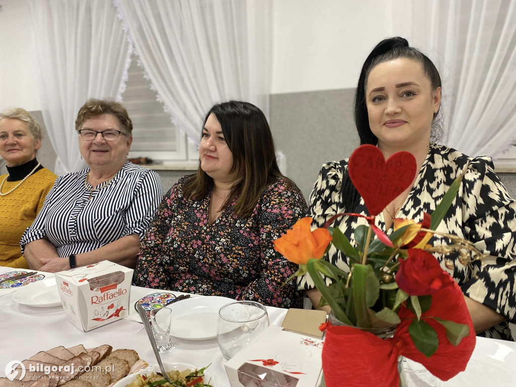 Świat bez kobiet byłby jak ogród bez kwiatów...