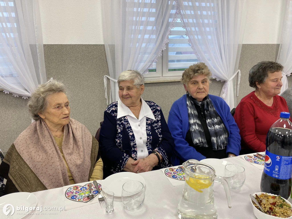 Świat bez kobiet byłby jak ogród bez kwiatów...