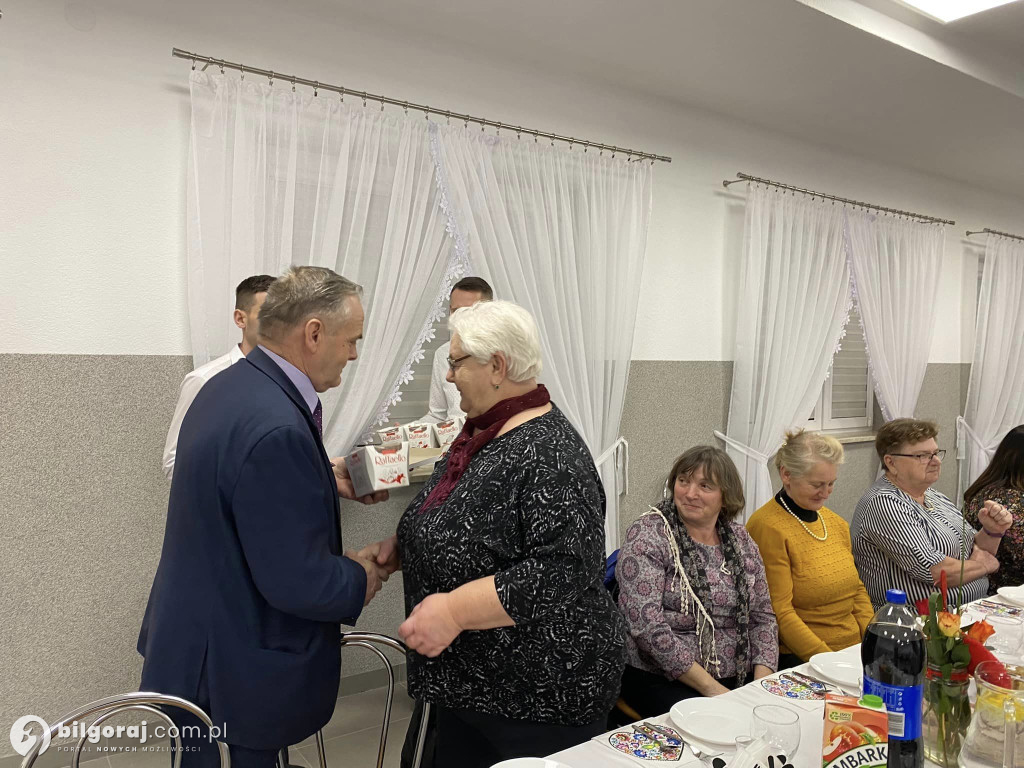 Świat bez kobiet byłby jak ogród bez kwiatów...