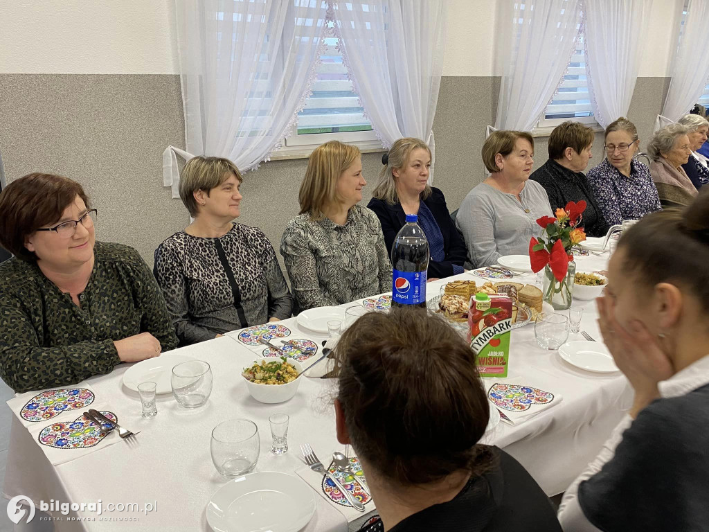 Świat bez kobiet byłby jak ogród bez kwiatów...