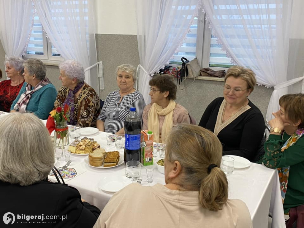 Świat bez kobiet byłby jak ogród bez kwiatów...