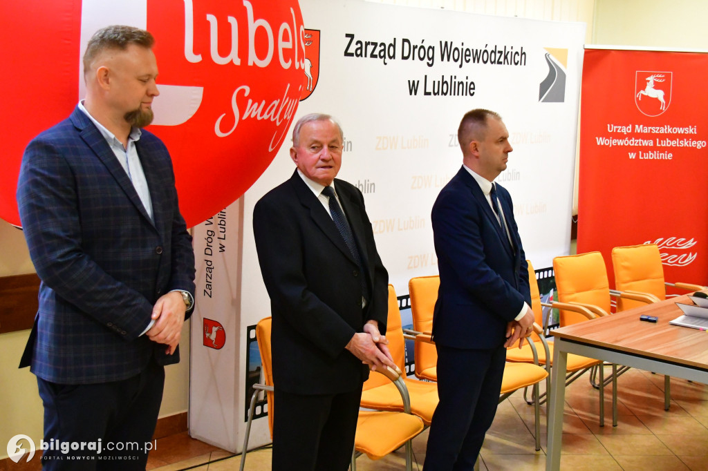 Podpisali umowy na remonty odcinków W853 i W853