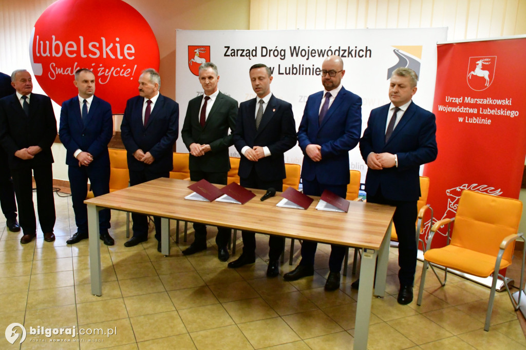 Podpisali umowy na remonty odcinków W853 i W853