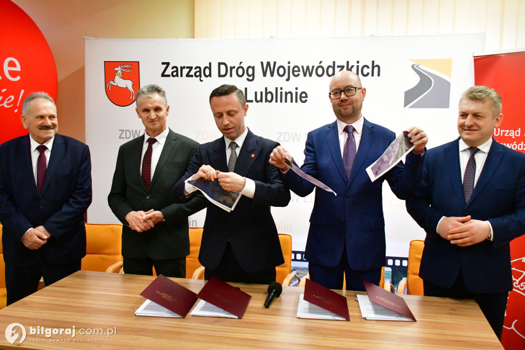 Podpisali umowy na remonty odcinków W853 i W853
