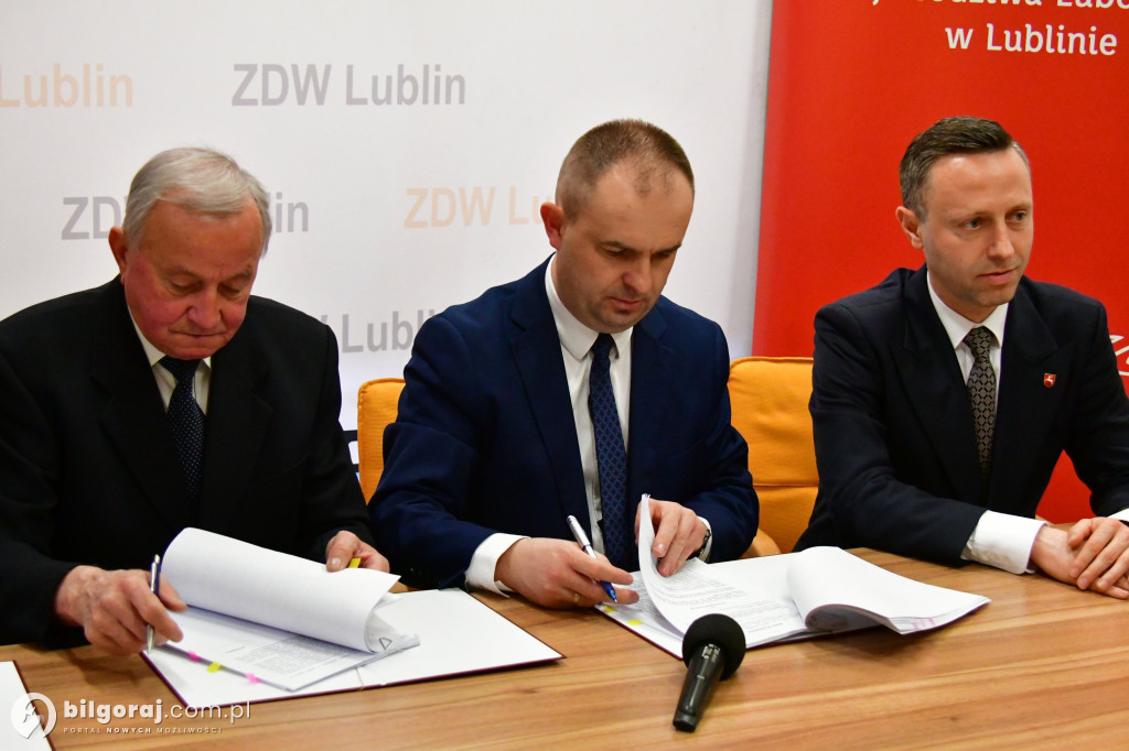 Podpisali umowy na remonty odcinków W853 i W853
