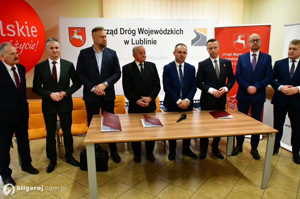 Podpisali umowy na remonty odcinków W853 i W853