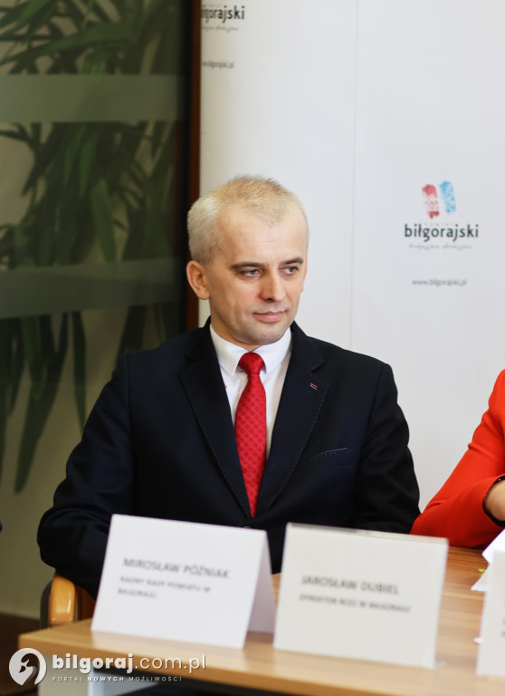 Umowa z wykonawca sali sportowej przy RCEZ podpisana