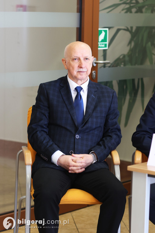 Umowa z wykonawca sali sportowej przy RCEZ podpisana