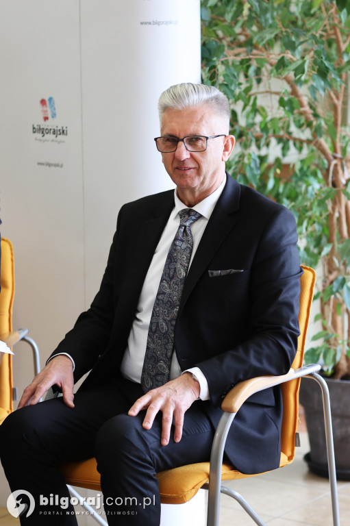 Umowa z wykonawca sali sportowej przy RCEZ podpisana