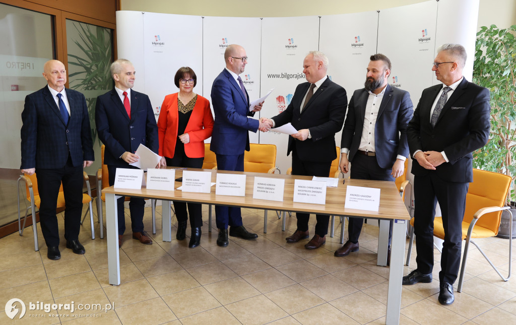 Umowa z wykonawca sali sportowej przy RCEZ podpisana