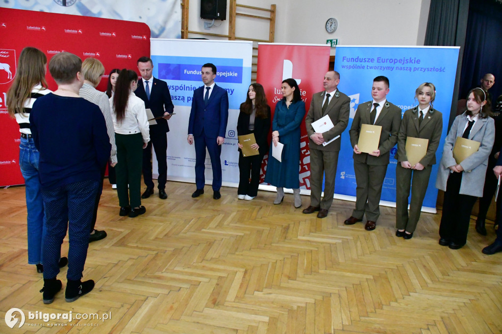 Biłgorajscy uczniowie ze stypendiami Marszałka