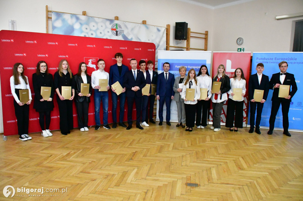 Biłgorajscy uczniowie ze stypendiami Marszałka