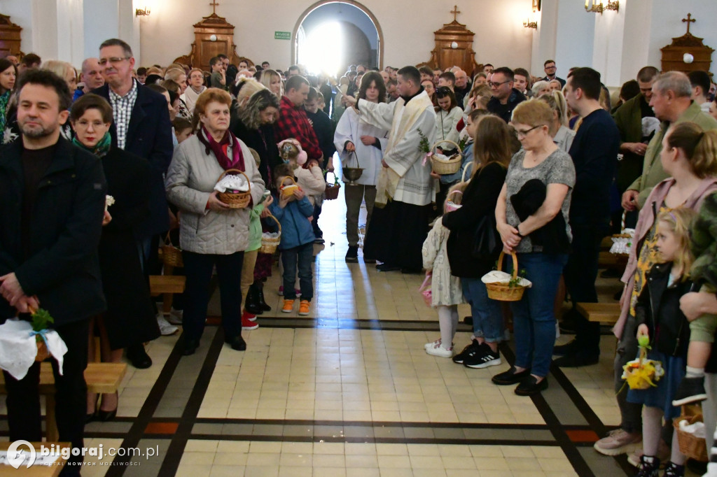 Błogosławieństwo pokarmów w Wielką Sobotę. Tradycja nadal żywa