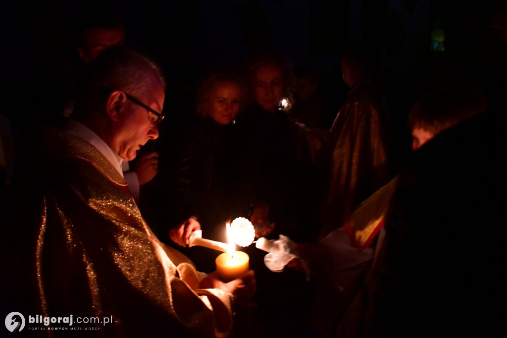 Wigilia Paschalna. Chrystus zmartwychwstał i żyje!