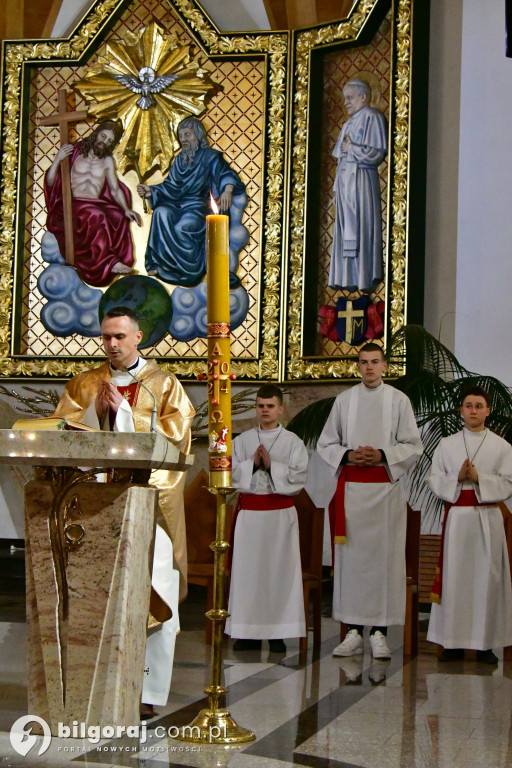 Wigilia Paschalna. Chrystus zmartwychwstał i żyje!