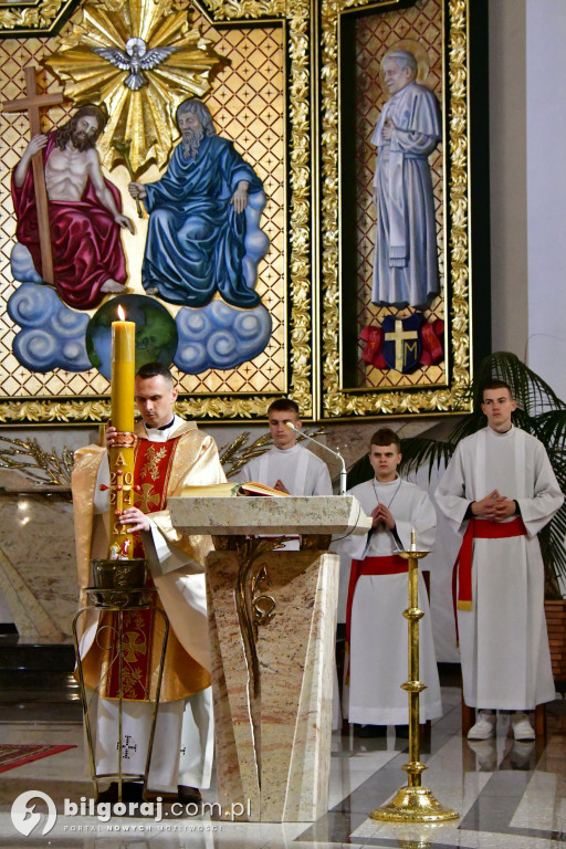 Wigilia Paschalna. Chrystus zmartwychwstał i żyje!