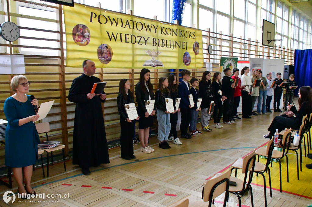 Młodzież z powiatu sprawdzała się w znajomości Ewangelii św. Łukasza