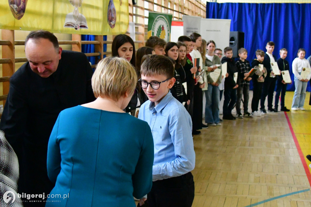 Młodzież z powiatu sprawdzała się w znajomości Ewangelii św. Łukasza