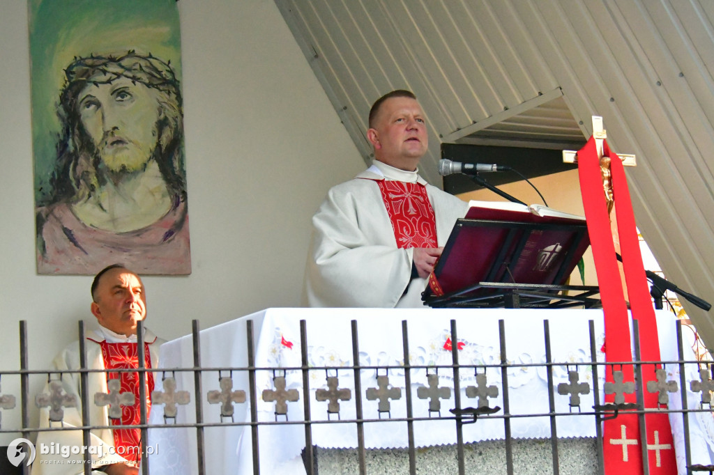 Msza św. na cmentarzu rozpoczęła świętowanie